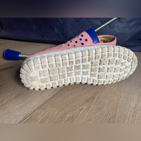 Pink Leather Kiss Kiss flats with cutout - Picture 10 of 12